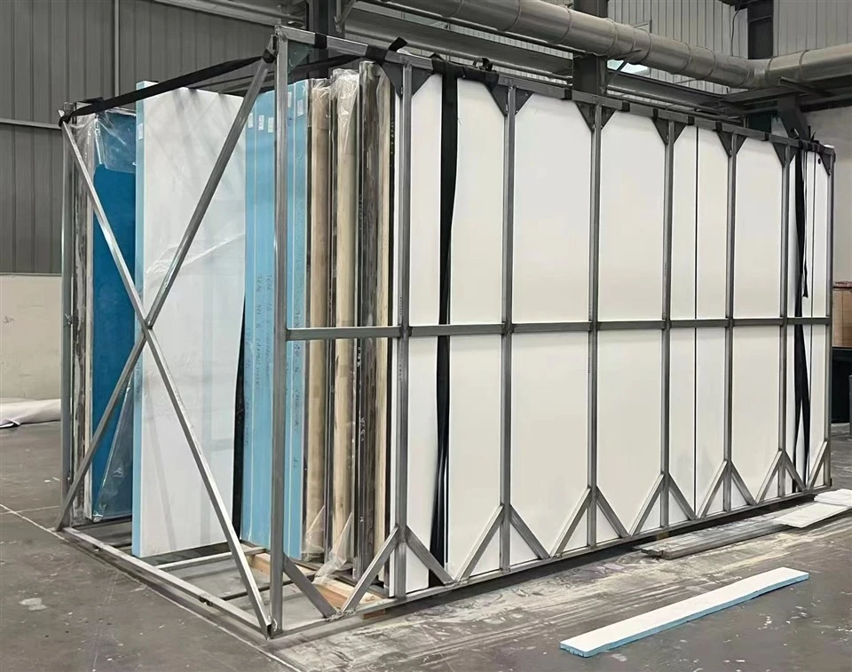Pannelli della carrozzeria del camion isolati XPS